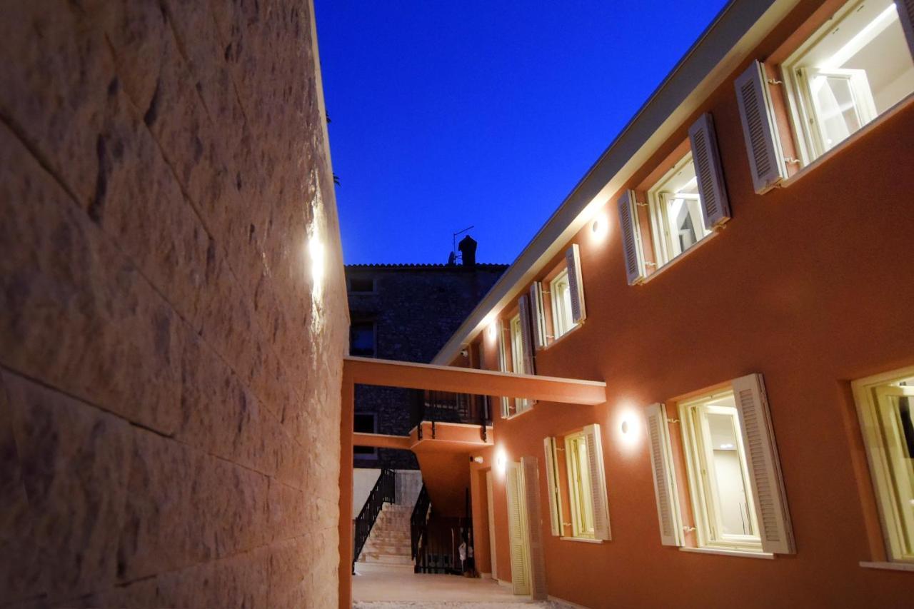 Grandeur Apartments プーラ エクステリア 写真